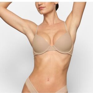 SKIMS Fits Everybody T-Shirt Bra